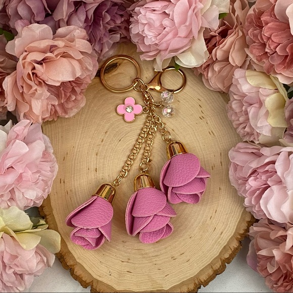 Pink Triple Rose Charm with Beads Keychain - Picture 6 of 15